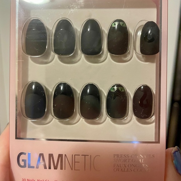 Glamnetic Short Oval Press On Nails - Picture 2 of 2